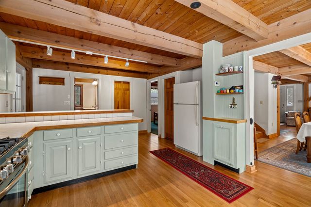 61 Russell Hill Road, Brookline, NH 03033