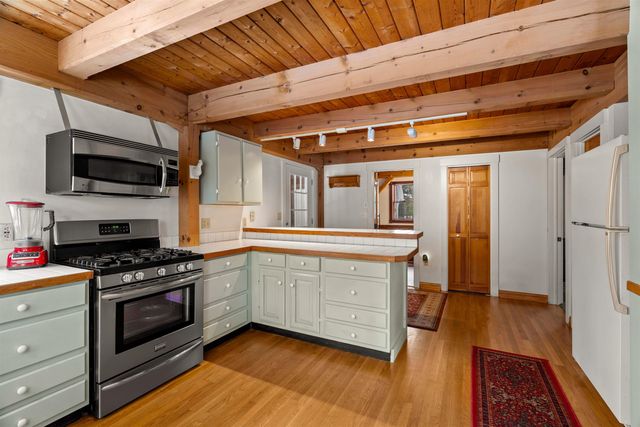 61 Russell Hill Road, Brookline, NH 03033