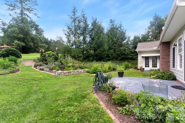 36 Sheffield Place, Brevard, NC 28712