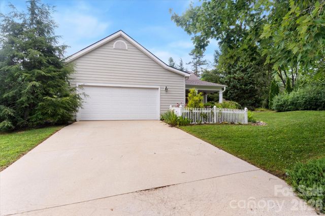 36 Sheffield Place, Brevard, NC 28712
