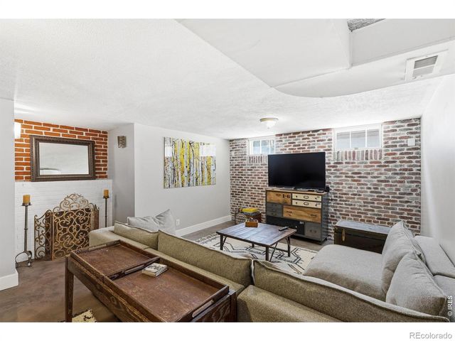 1533 Oneida Street, Denver, CO 80220