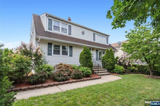 2 Martha Avenue, Elmwood Park, NJ 07407