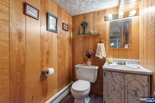 2 Martha Avenue, Elmwood Park, NJ 07407
