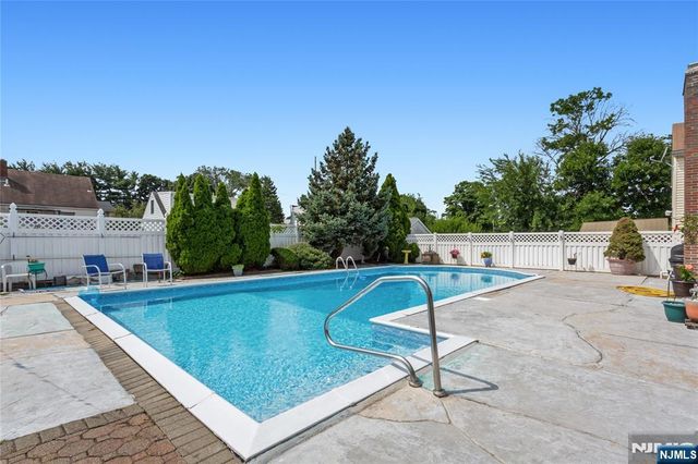 2 Martha Avenue, Elmwood Park, NJ 07407