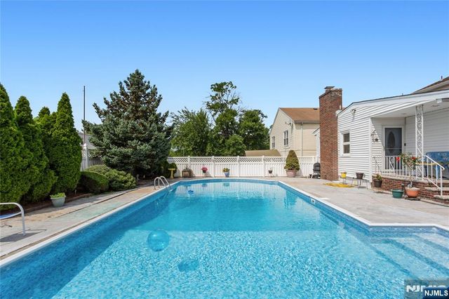 2 Martha Avenue, Elmwood Park, NJ 07407