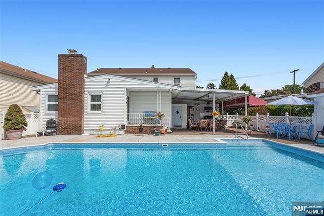 2 Martha Avenue, Elmwood Park, NJ 07407