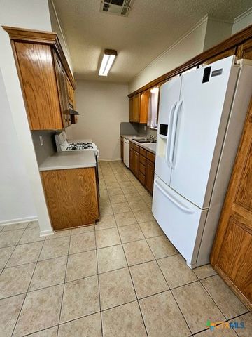 312 Baize Drive, Gatesville, TX 76528