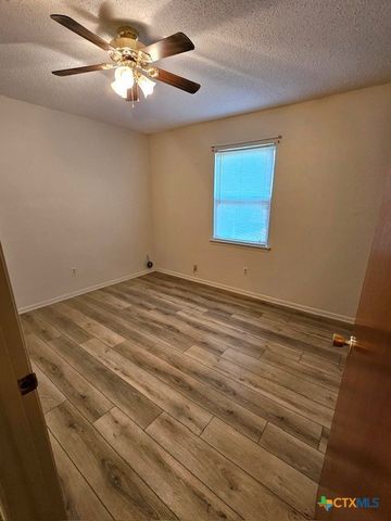 312 Baize Drive, Gatesville, TX 76528