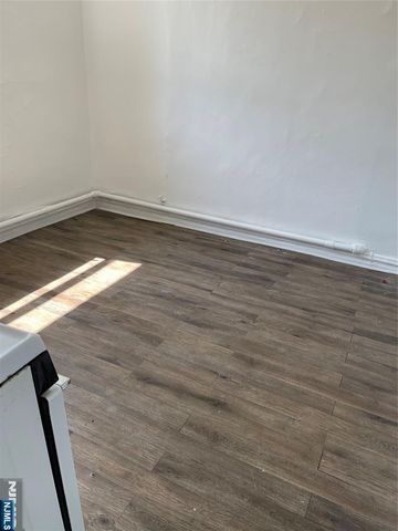 400 Woodcliff Avenue, North Bergen, NJ 07047