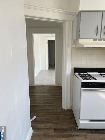 400 Woodcliff Avenue, North Bergen, NJ 07047