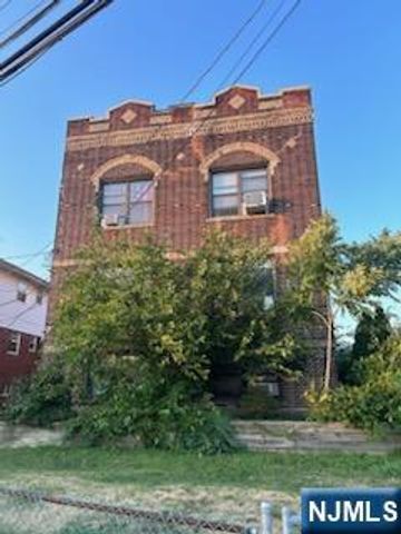 400 Woodcliff Avenue, North Bergen, NJ 07047