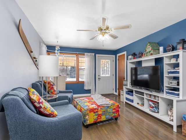 4604 Pleasant Street SE, Prior Lake, MN 55372