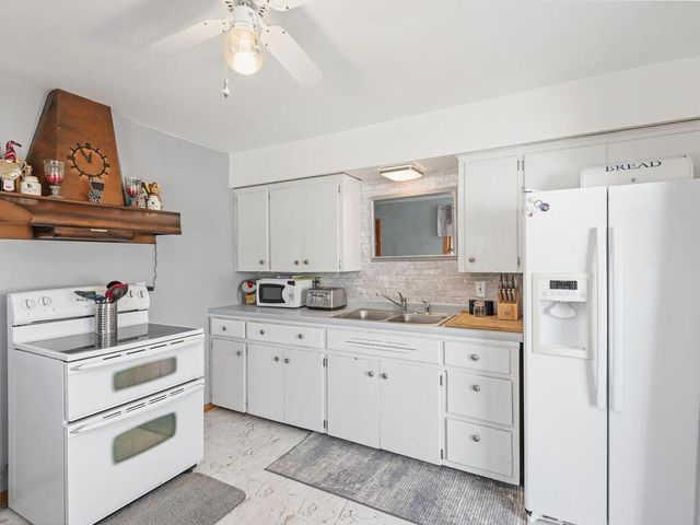 4604 Pleasant Street SE, Prior Lake, MN 55372