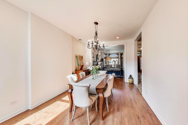 4553 S Ellis Avenue, Chicago, IL 60653