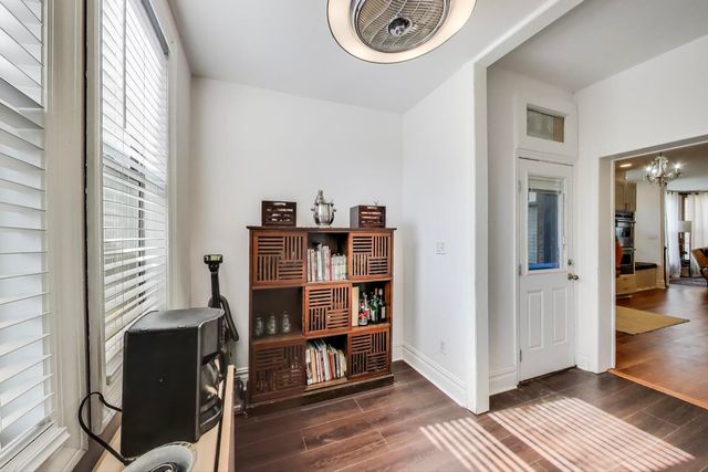 4553 S Ellis Avenue, Chicago, IL 60653