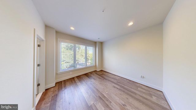 10366 JACOBSEN ST, Bethesda, MD 20817
