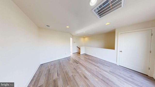 10366 JACOBSEN ST, Bethesda, MD 20817