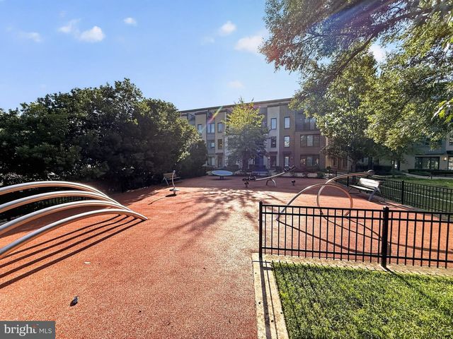 10366 JACOBSEN ST, Bethesda, MD 20817