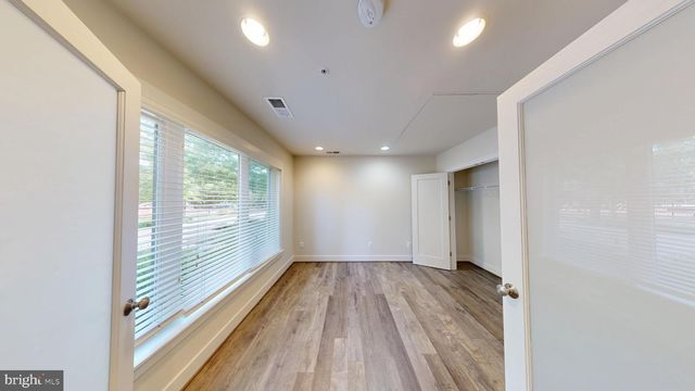 10366 JACOBSEN ST, Bethesda, MD 20817