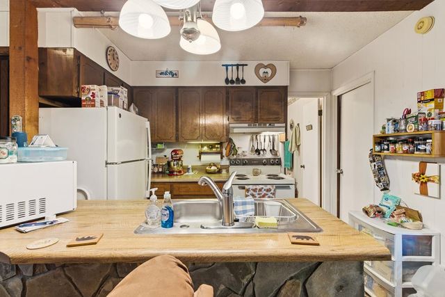 240 Mountain Top Road, Marble, NC 28905