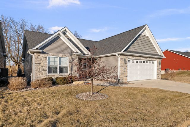 1220 Olde Brandy Lane, Davenport, IA 52807