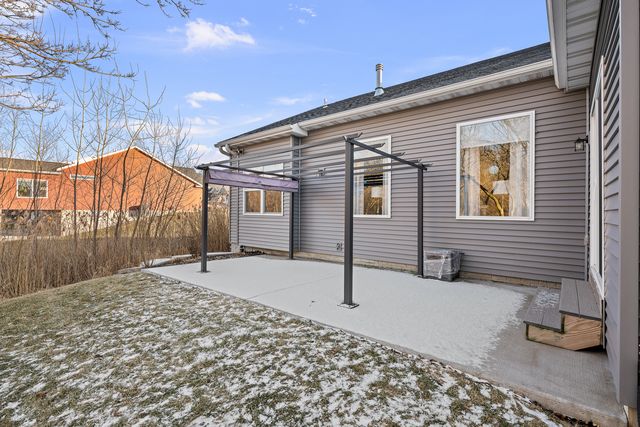 1220 Olde Brandy Lane, Davenport, IA 52807