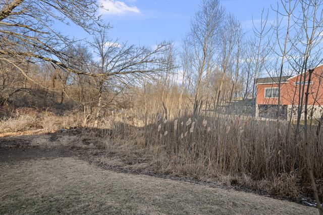 1220 Olde Brandy Lane, Davenport, IA 52807