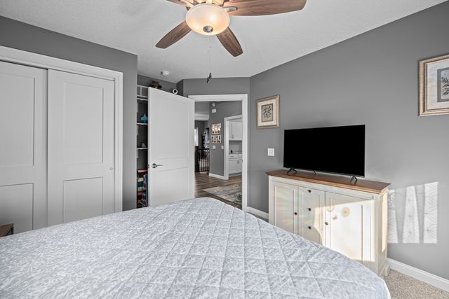 1220 Olde Brandy Lane, Davenport, IA 52807