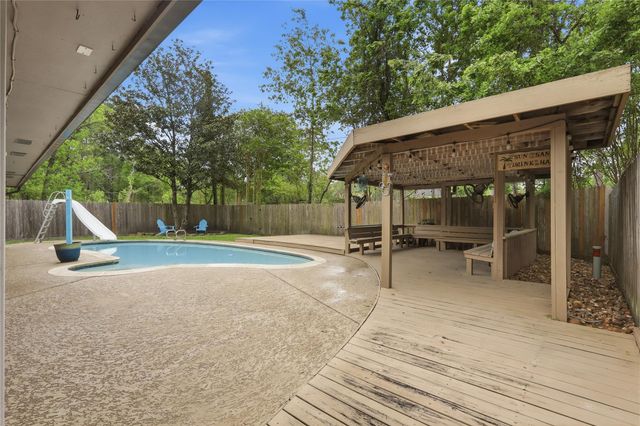 1914 Southwood Drive, Woodbranch, TX 77357