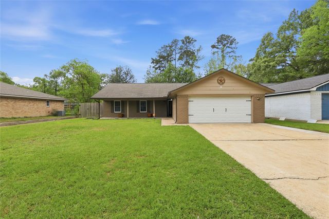 1914 Southwood Drive, Woodbranch, TX 77357