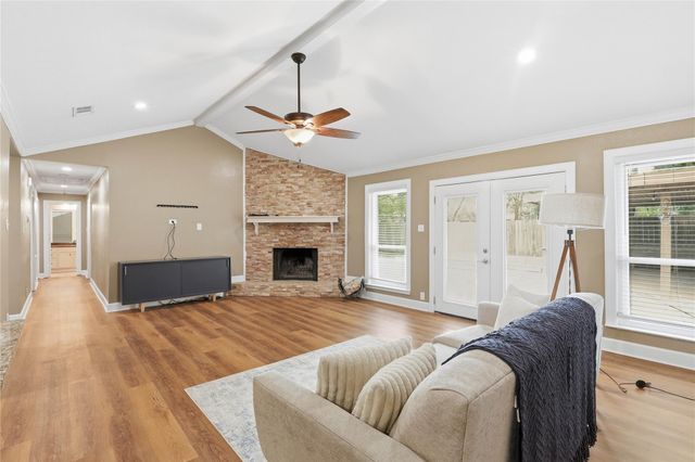 1914 Southwood Drive, Woodbranch, TX 77357