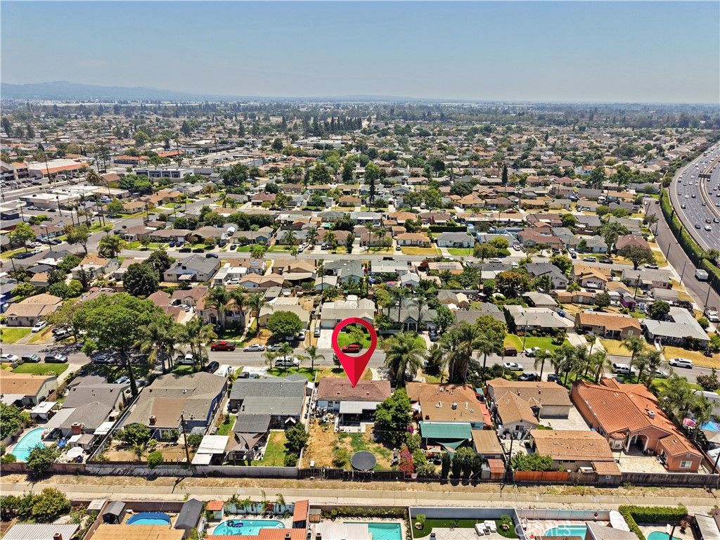 Image 10 of property listing at 9049 Lemoran Avenue, Downey, CA 90240