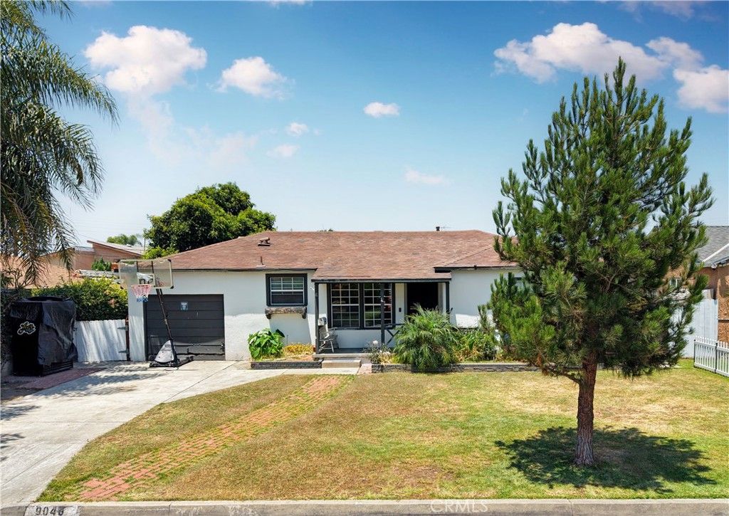 Image 11 of property listing at 9049 Lemoran Avenue, Downey, CA 90240