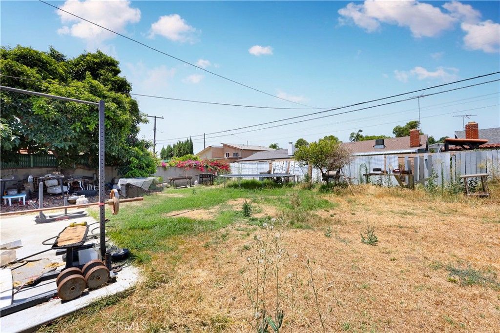 Image 8 of property listing at 9049 Lemoran Avenue, Downey, CA 90240