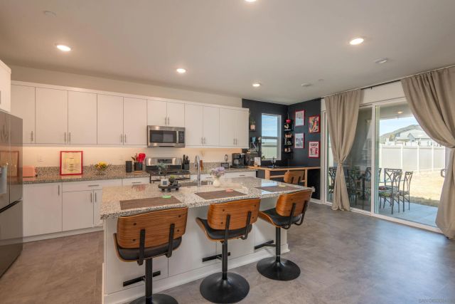 35177 Orchard Trl, Fallbrook, CA 92028