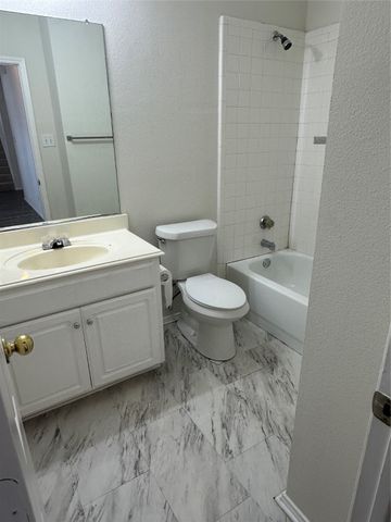 2013 Terence Lane, Lewisville, TX 75067