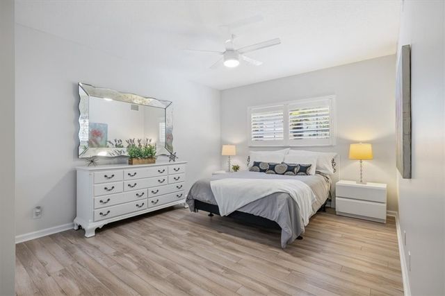 512 7th Square 101, Vero Beach, FL 32962