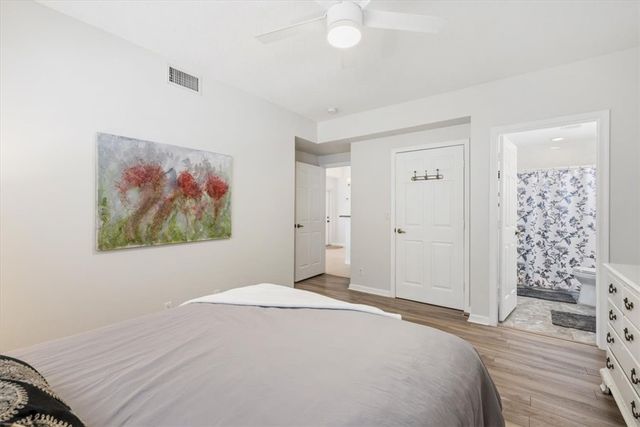 512 7th Square 101, Vero Beach, FL 32962