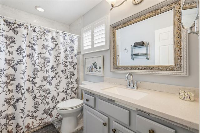 512 7th Square 101, Vero Beach, FL 32962