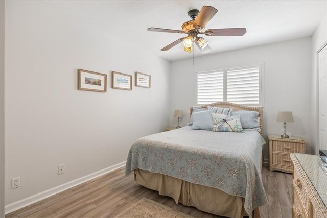 512 7th Square 101, Vero Beach, FL 32962