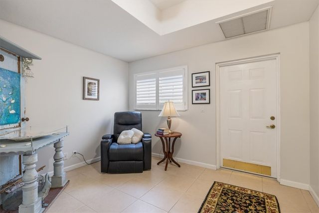512 7th Square 101, Vero Beach, FL 32962