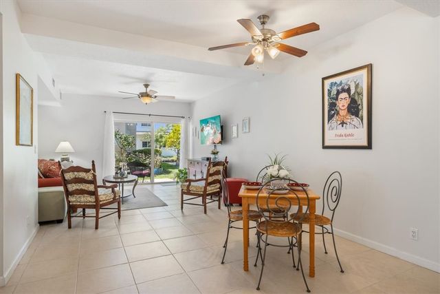 512 7th Square 101, Vero Beach, FL 32962