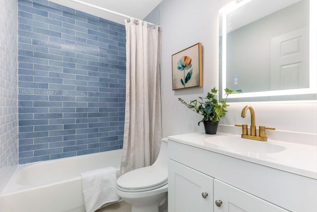 3747 Christie Road W, Columbus, OH 43207