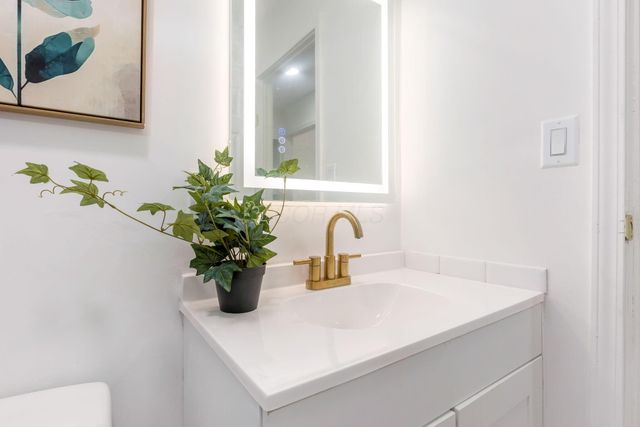 3747 Christie Road W, Columbus, OH 43207