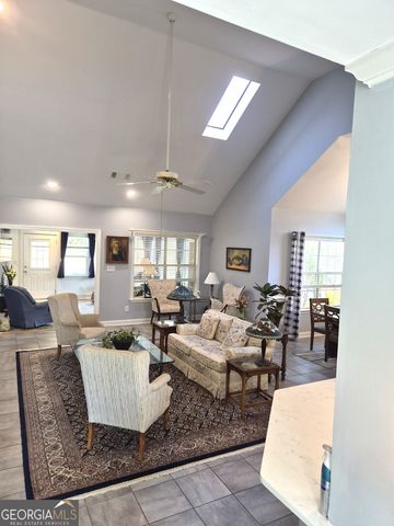 255 Fairway Court, Newnan, GA 30265