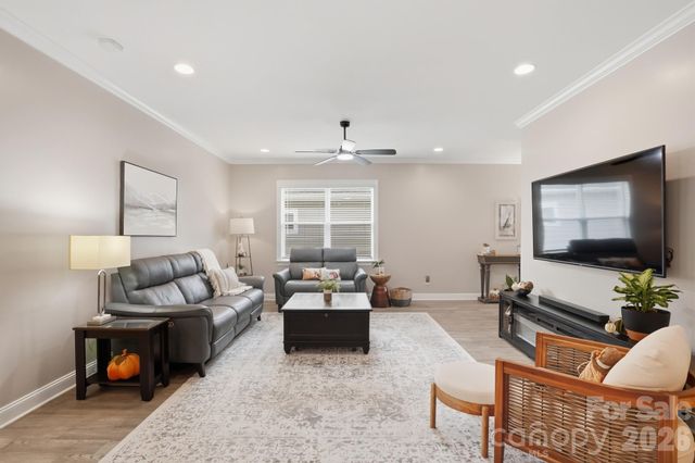 6256 Raven Rock Drive, Denver, NC 28037