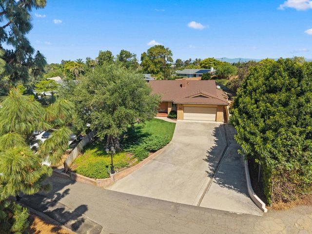 635 Pine Tree Lane, Vista, CA 92081