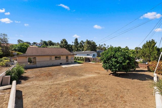 635 Pine Tree Lane, Vista, CA 92081