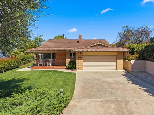 635 Pine Tree Lane, Vista, CA 92081