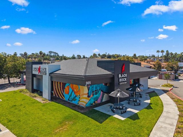 635 Pine Tree Lane, Vista, CA 92081
